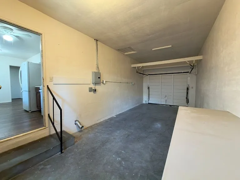 2670-2672 Adrian St — Photo 37