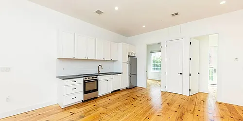 Rented by PREMIUM US INC