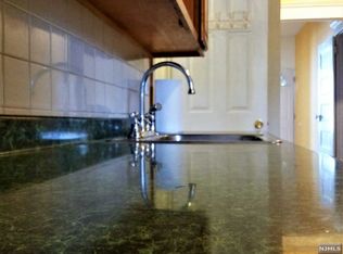 85 Roosevelt Ave, Jersey City, NJ 07304