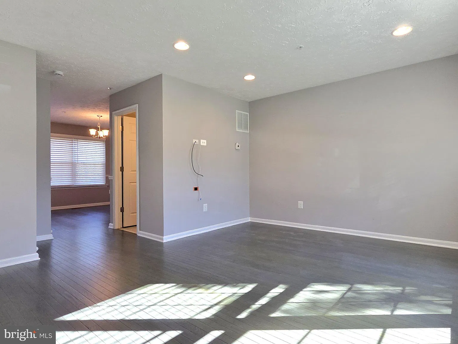 3 bed, 2.5 bath, 1580 sqft, $2,300 — Photo 4