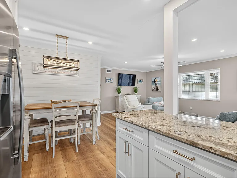 110 Shore Ct #301 — Photo 13