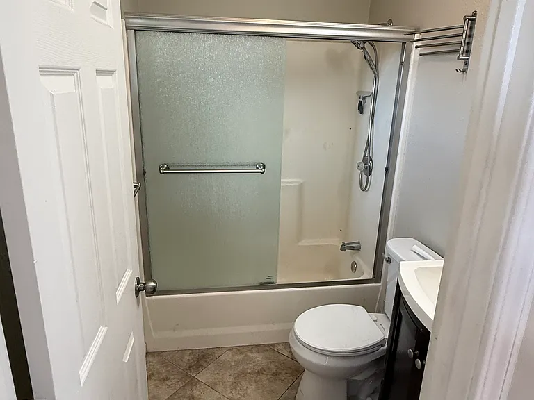 Guest Bathroom (shared)