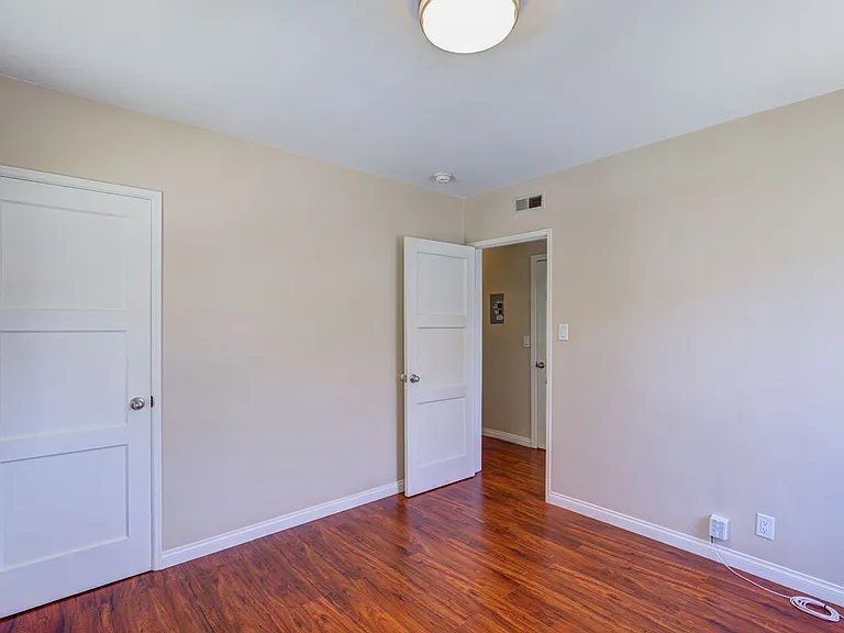 Plymouth Residences — Photo 15