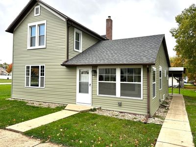 211 S Iowa Ave, Ladd, IL, 61329