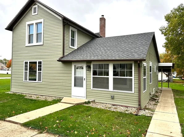 211 S Iowa Ave, Ladd, IL 61329