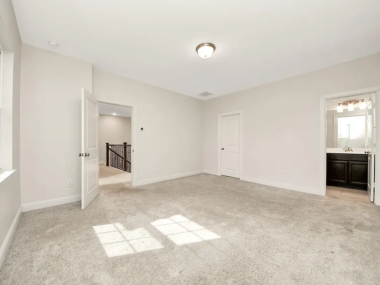 9814 Carver Dr — Photo 20