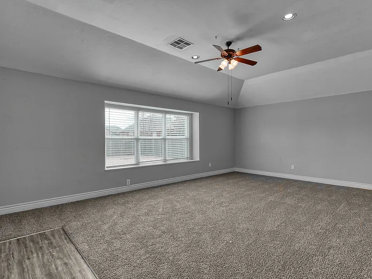 11208 NW 102nd St — Photo 11