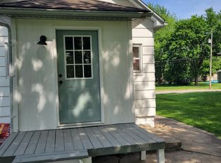 207 S Water St, Staunton, IL 62088
