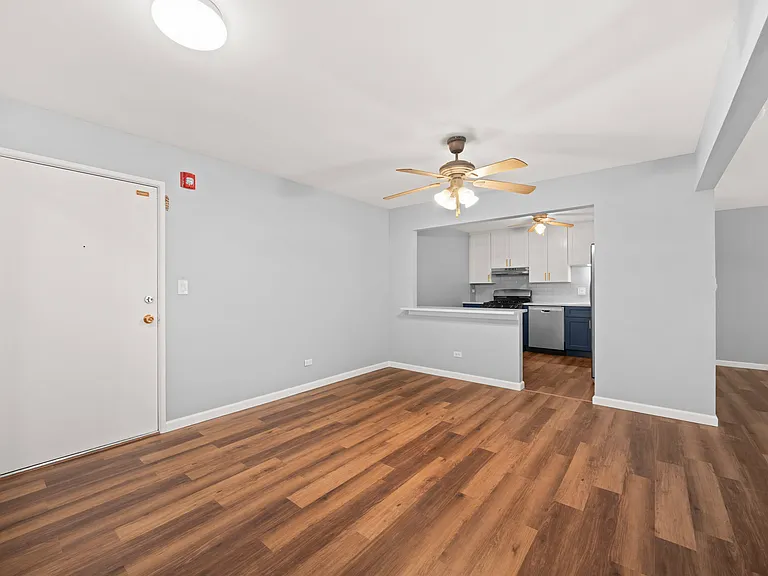 1206 E Fairview St #305 — Photo 5