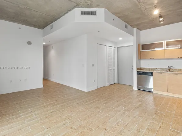 3180 SW 22nd St #307, Miami, FL 33145