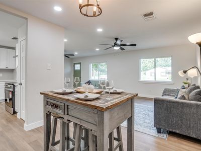 1827 Alan A Dale Rd, Arlington, TX, 76013