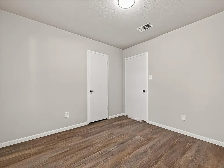 4923 Sandalwood Ave — Photo 11