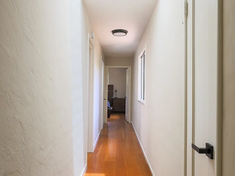 225 San Carlos Ave — Photo 18