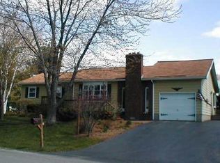 28 Sparrowbush Rd, Latham, NY 12110