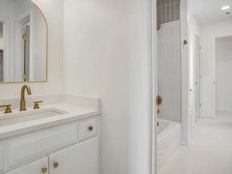 101 SW View High Dr — Photo 32