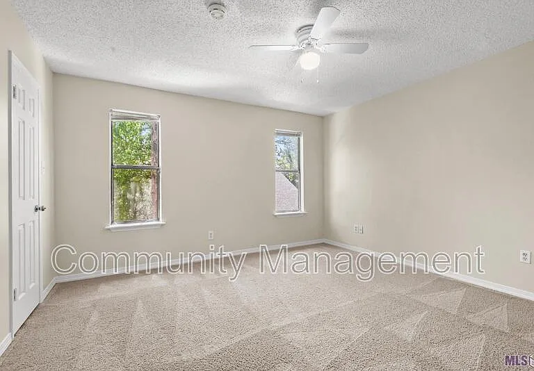 4365 Jefferson Woods Dr — Photo 6