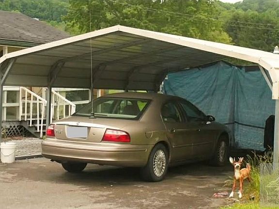 5th image of 5709 Airport Rd