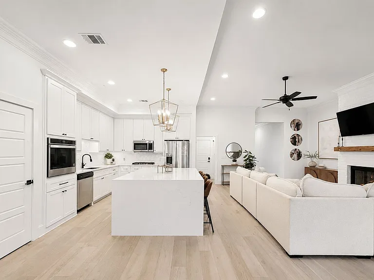6650 Roux Dr — Photo 6