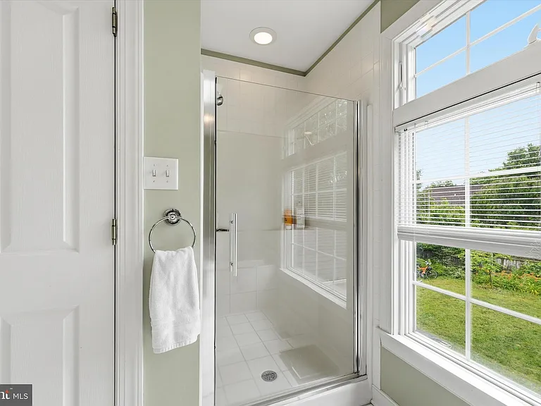 11406 Rolling Green Pl — Photo 27