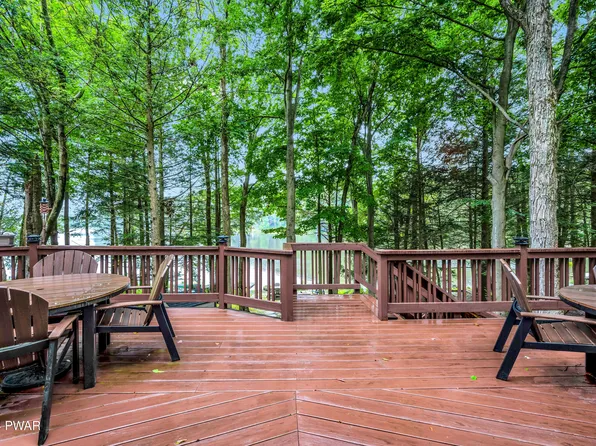 85 Deerfield Rd, Lake Ariel, PA 18436