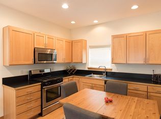 9044 18th Ave SW UNIT B, Seattle, WA 98106