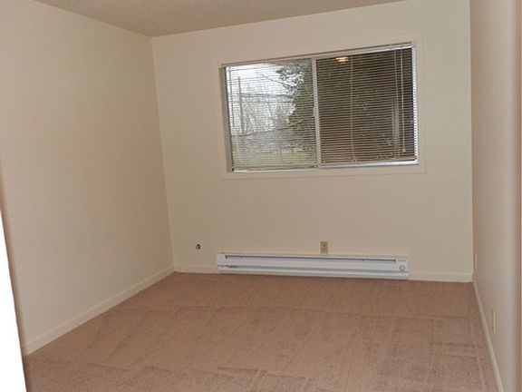 5th image of 1806 E Fourth Plain Blvd APT 1