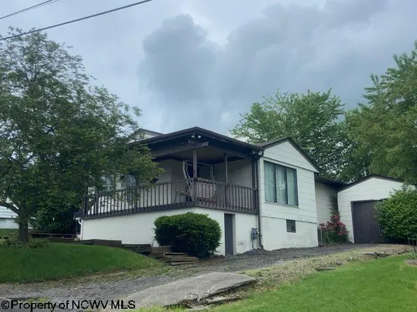 506 Jackson St, Shinnston, WV 26431