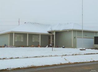 2963 Berkley Ln, Salina, KS 67401