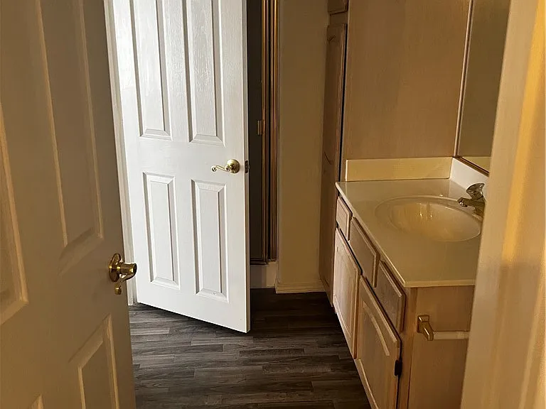 701 Capri Dr #11B — Photo 7