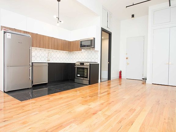 4th image of 255 McKibben St #4