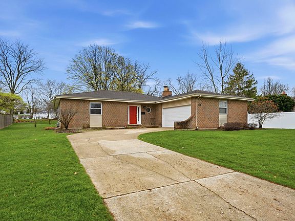 2nd image of 2011 Brentwood Ln E