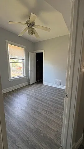 8211 S Escanaba Ave — Photo 3