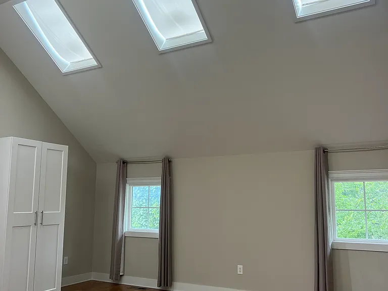 1726 Carvell Ave — Photo 3