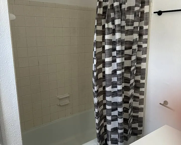 4314 Dudley Dr — Photo 4