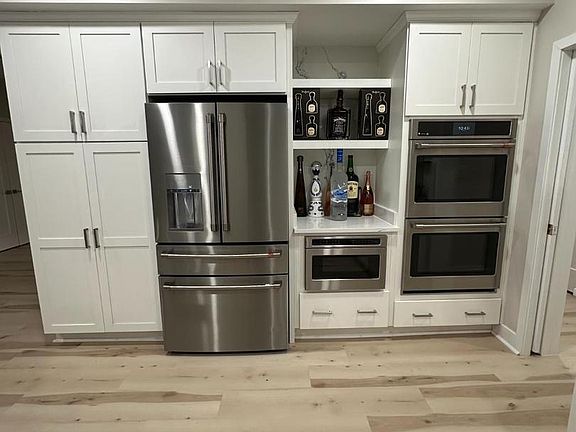 4th image of 11530 Magnolia Ct