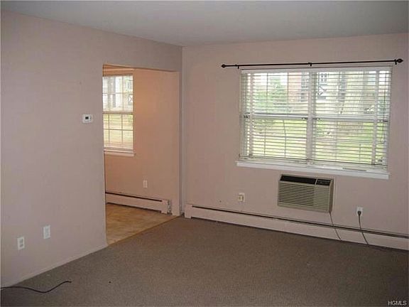 4th image of 61 Parkside Dr