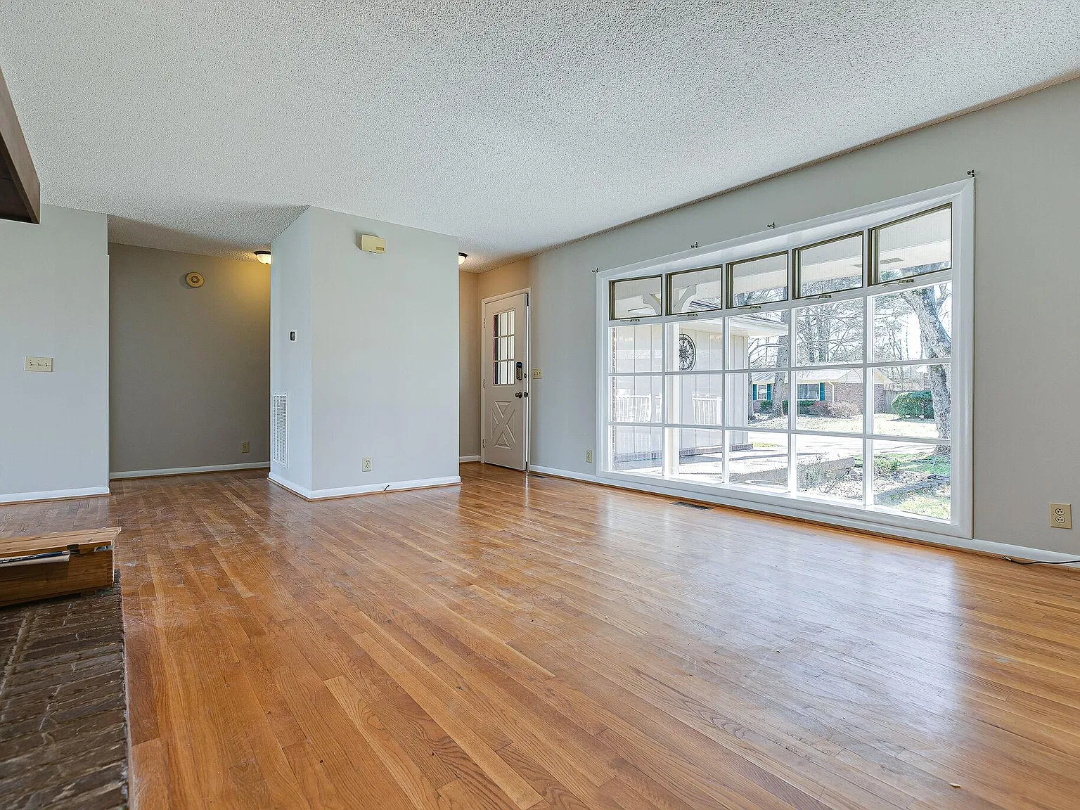 3 bed, 1450 sqft, $2,700 — Photo 3
