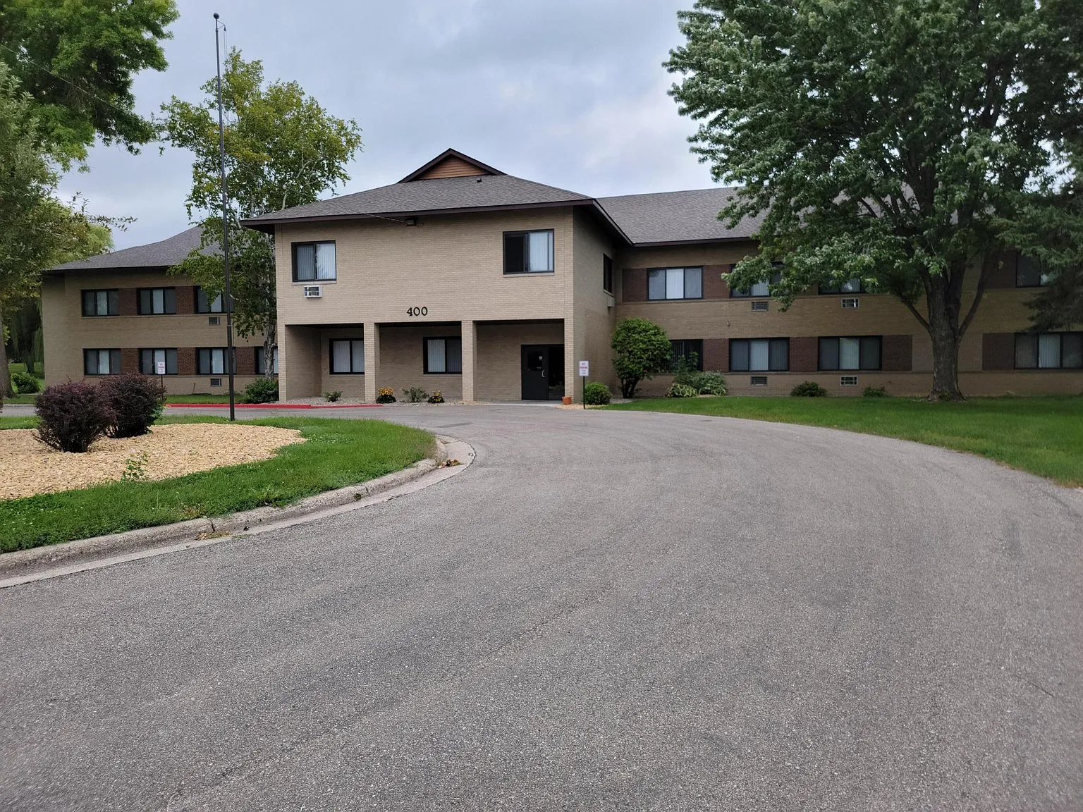 2 bed, 1165 sqft, $900 — Photo 3