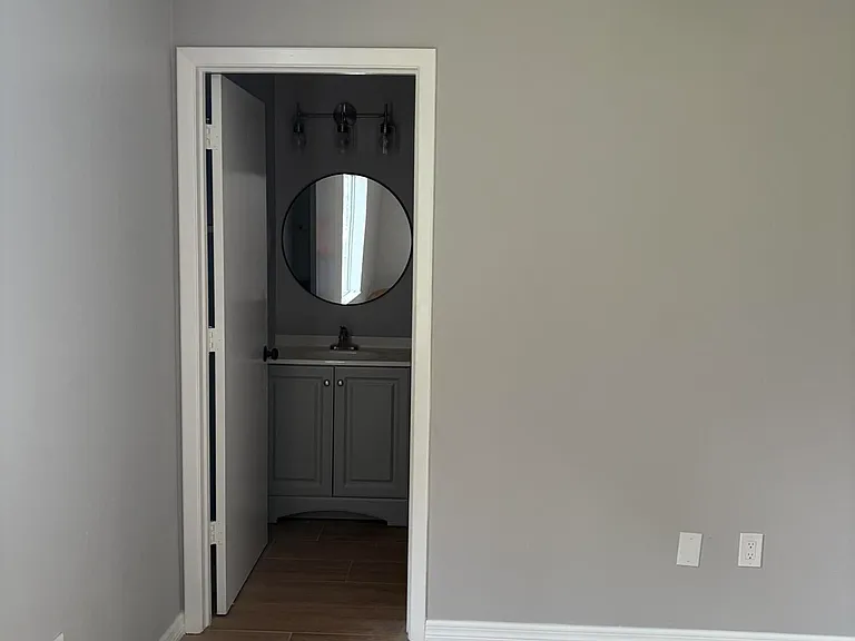 1136 Minnet Ct NE — Photo 5