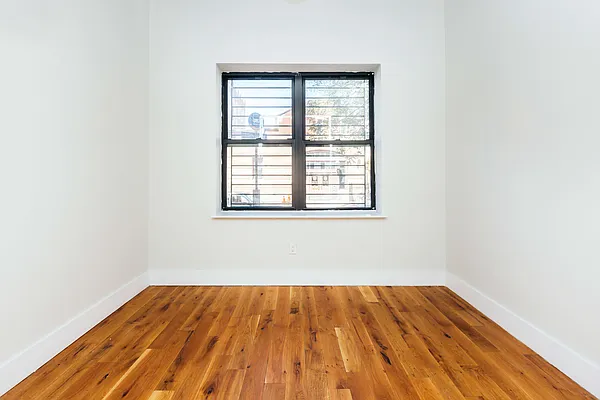 Rented by Nooklyn NYC LLC | media 8