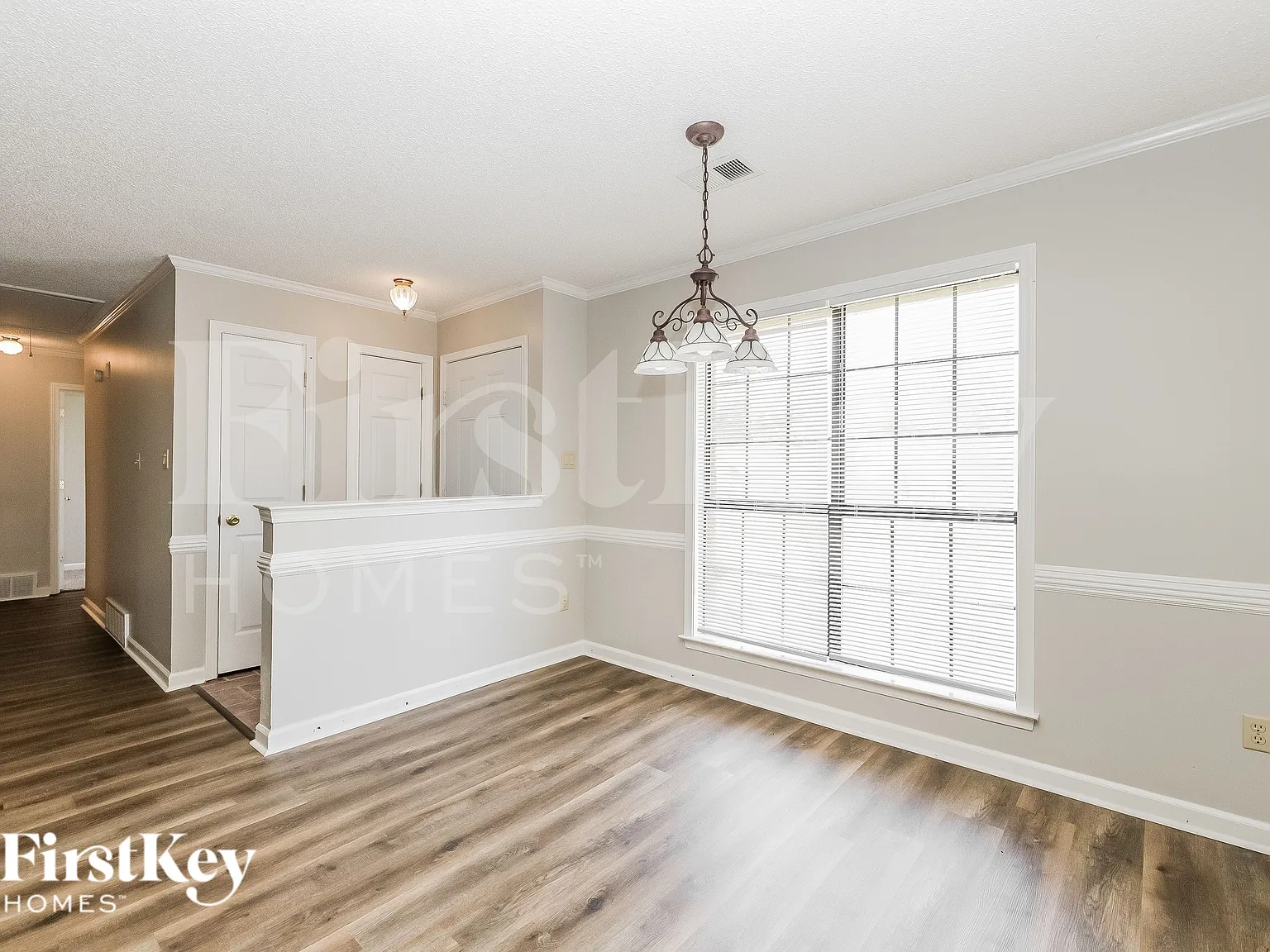 3 bed, 2.0 bath, 1401 sqft, $1,645 — Photo 4