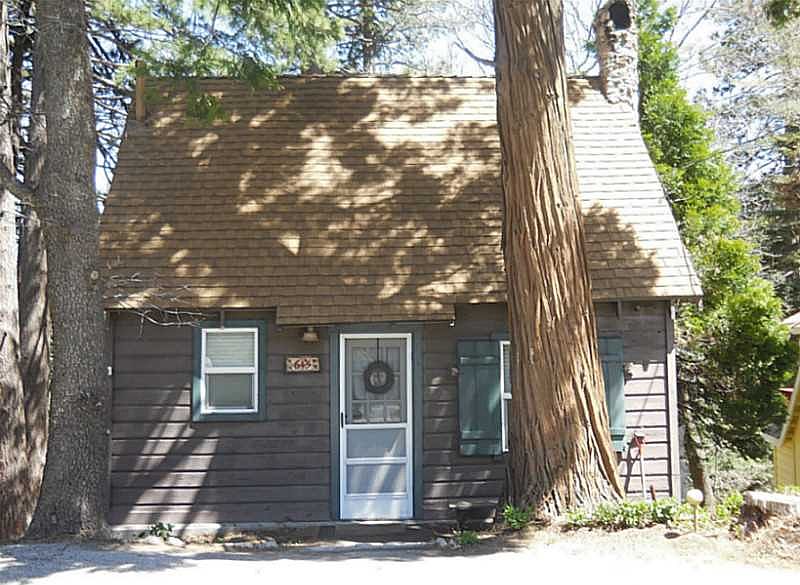 1st image of 645 Ivy Ln