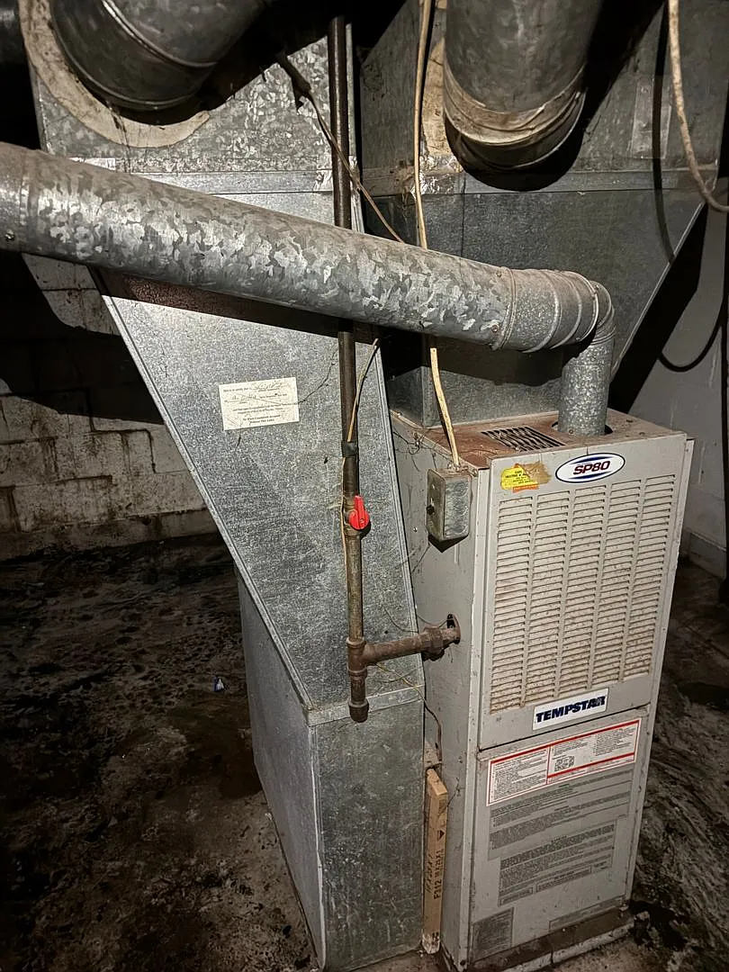 Owner financing / Handyman Special / Investment Opportunity — Photo 4