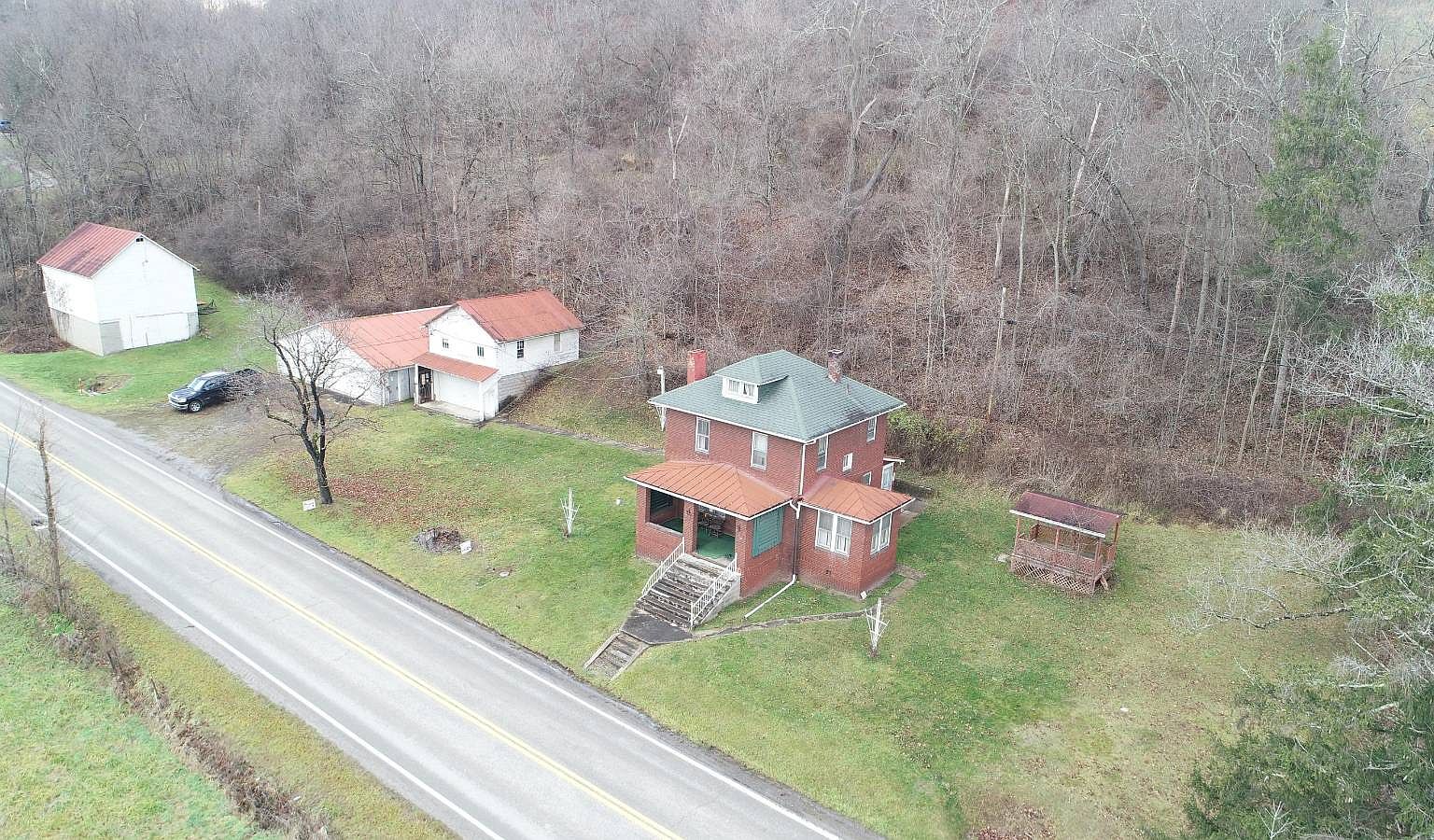 1543 Smith Creek Rd Waynesburg Pa 15370 Mls 11279714 Zillow