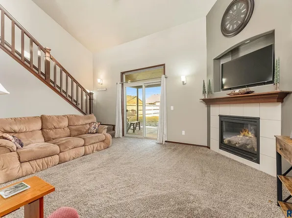 2810 E Tranquility Pl, Sioux Falls, SD 57108