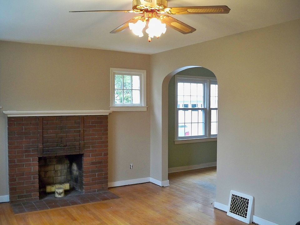 2nd image of 101 Hoover Dr