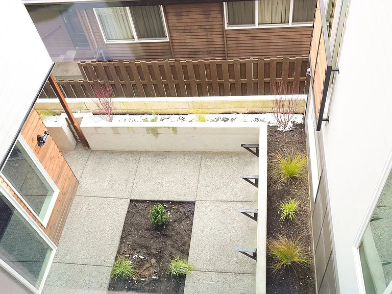 Upper Greenlake/Oaktree Area — Photo 16