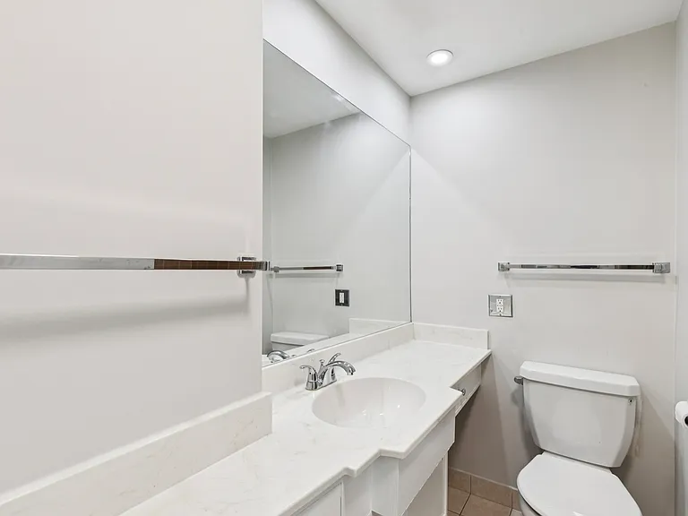 12207 Jasper Ave NW — Photo 31