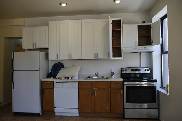 Rented by Helm Management | media 37