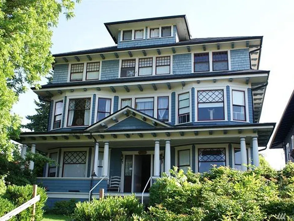 716 N J St #E